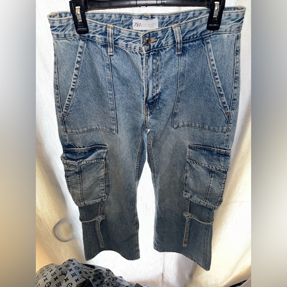 Zara Mid Rise Denim Cargo Pants Sz 6 – Multiple Pockets & Zipper Details